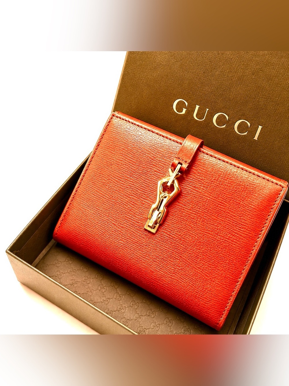 Gucci Jackie Orange Textured Leather Bifold Wallet with Gold Clasp - Picture 2 of 12